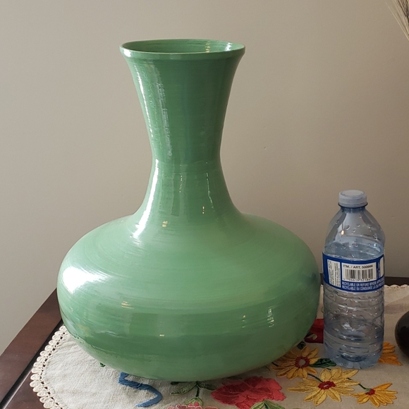 Mint green vase - Picture 4 of 9